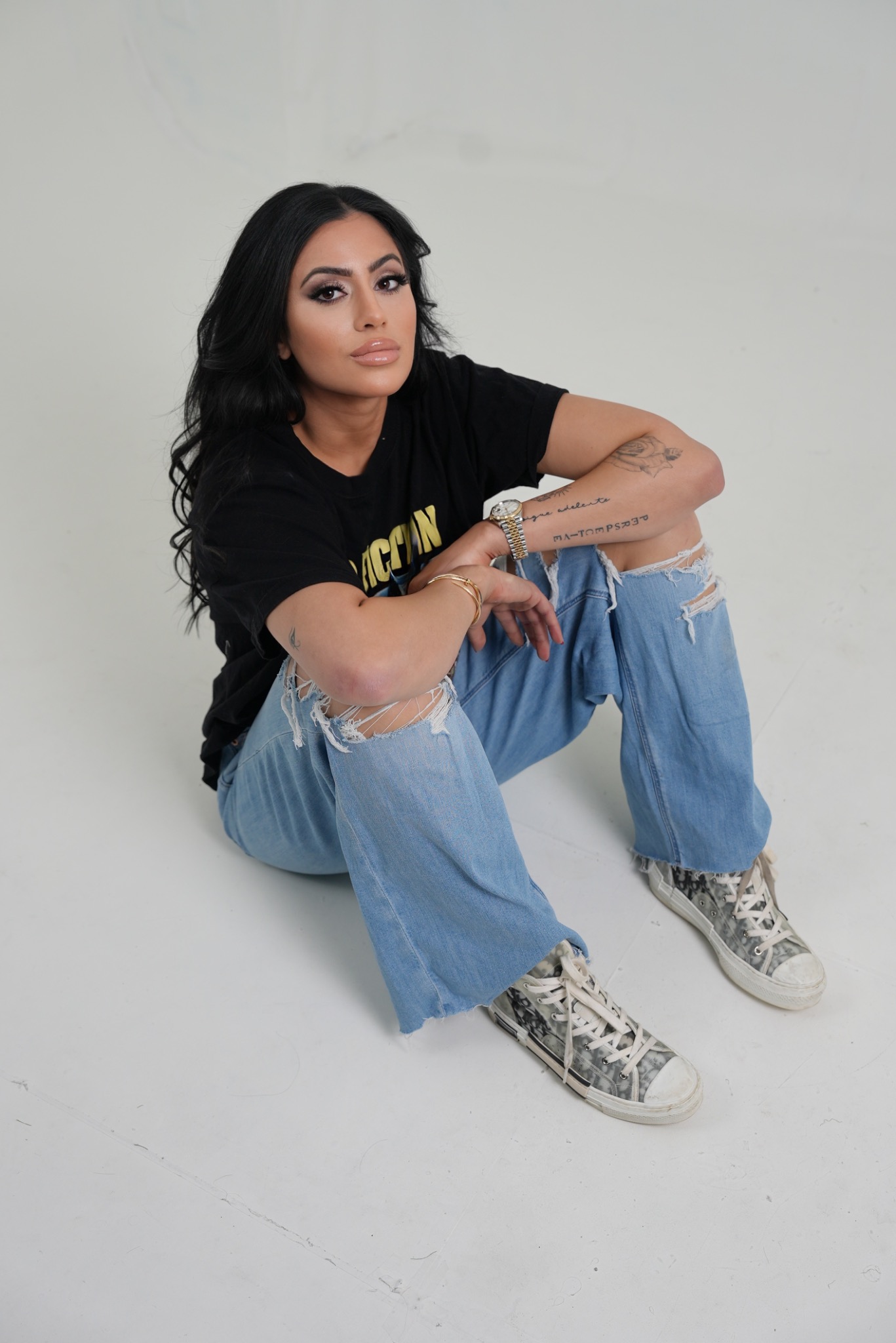 HXNA seated portrait